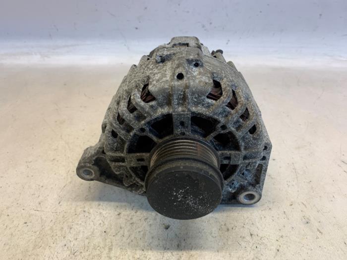 Begagnade Dynamo Audi A4 (B5) 1.8 20V Pris € 33,60 Marginaltabell erbjuds av Reclycar De Boer BV