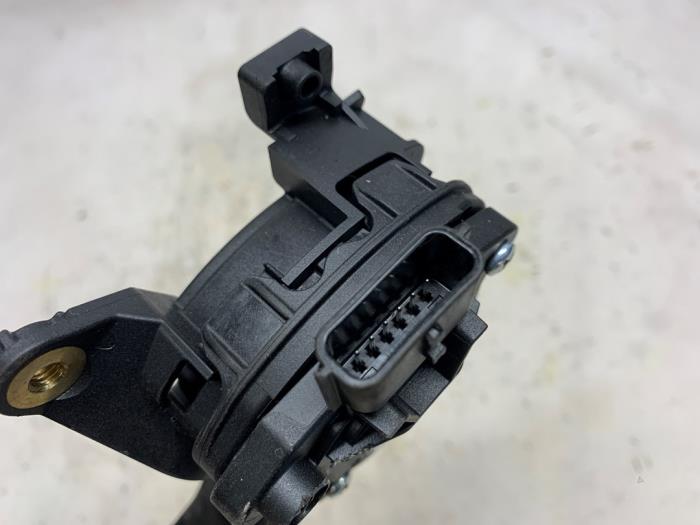 Gaspedalposition Sensor van een Renault Symbioz (RJB) 1.6 E-Tech Full Hybrid 145 2025