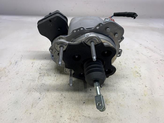 Usagé Servo frein Renault Symbioz (RJB) 1.6 E-Tech Full Hybrid 145 Prix € 432,60 Règlement à la marge proposé par Reclycar De Boer BV