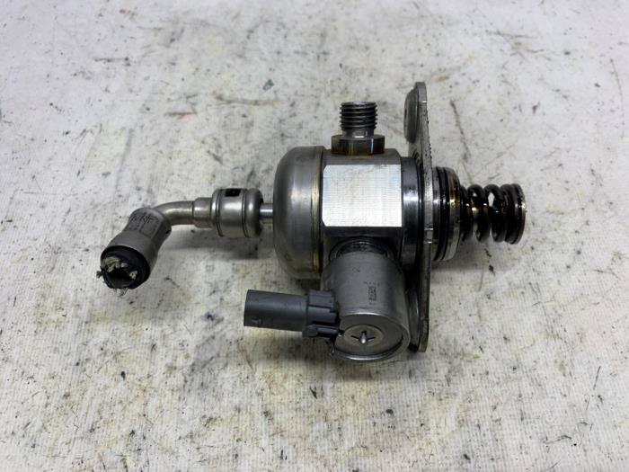 Begagnade Högtryckspump BMW 1 serie (F21) 116i 1.6 16V Pris € 131,25 Marginaltabell erbjuds av Reclycar De Boer BV