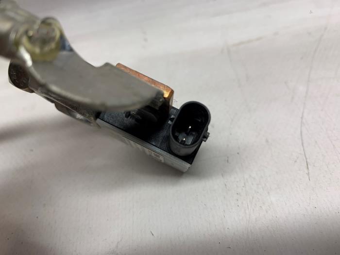 Batterisensor från en BMW 1 serie (F21) 116i 1.6 16V 2014