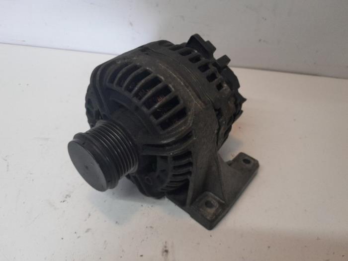 Usagé Dynamo Volvo XC90 I 2.4 D5 20V Prix € 47,25 Règlement à la marge proposé par Reclycar De Boer BV