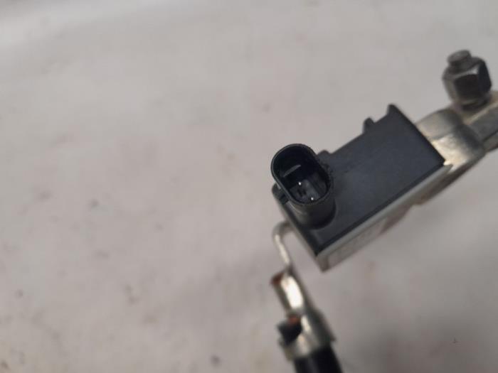 Batterisensor från en Audi A5 Sportback (8TA) 2.0 TFSI 16V 2010