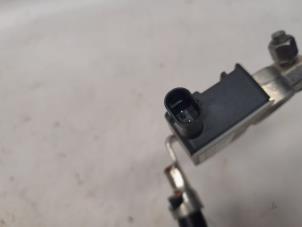 Batterisensor från en Audi A5 Sportback (8TA) 2.0 TFSI 16V 2010