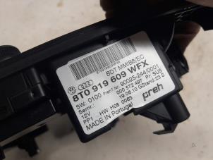 On-board computer controller from a Audi A5 Sportback (8TA) 2.0 TFSI 16V 2010
