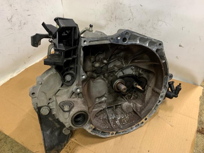 Gebrauchte Getriebe Peugeot 208 I (CA/CC/CK/CL) 1.2 Vti 12V PureTech 82 Preis € 157,50 Margenregelung angeboten von Reclycar De Boer BV