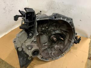 Getriebe van een Peugeot 208 I (CA/CC/CK/CL) 1.2 Vti 12V PureTech 82 2017
