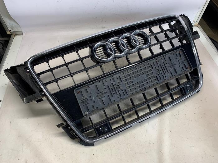Używane Grill Audi A5 Sportback (8TA) 2.0 TFSI 16V Cena € 152,25 Procedura marży oferowane przez Reclycar De Boer BV