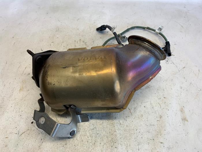 Gebrauchte Katalysator Volvo XC40 (XZ) 1.5 T5 Plug-in Hybrid 16V Preis € 420,00 Margenregelung angeboten von Reclycar De Boer BV