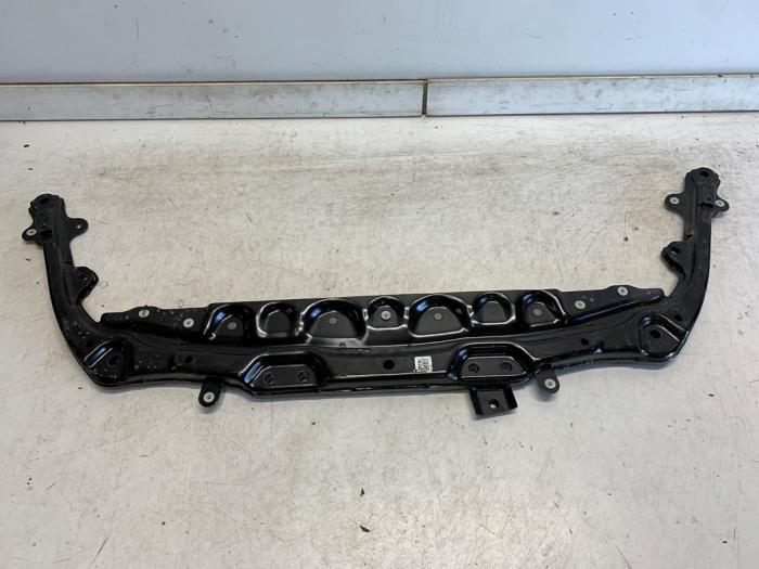 Begagnade Tvärbalk, framdel BMW iX1 (U11) eDrive20 67 kWh Pris € 210,00 Marginaltabell erbjuds av Reclycar De Boer BV