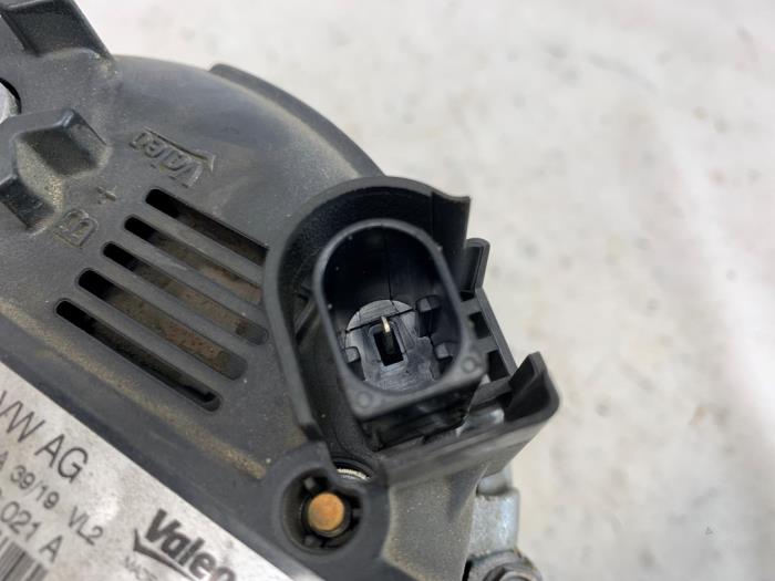 Dynamo van een Volkswagen Golf VII (AUA) 1.5 TGI Evo 16V 2020