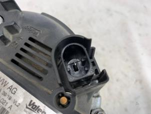 Dynamo van een Volkswagen Golf VII (AUA) 1.5 TGI Evo 16V 2020