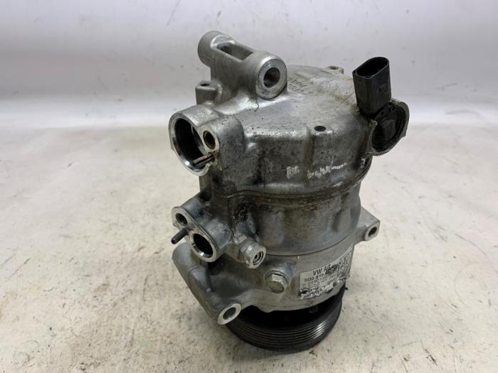 Usagé Pompe clim Volkswagen Golf VII (AUA) 1.5 TGI Evo 16V Prix € 94,50 Règlement à la marge proposé par Reclycar De Boer BV