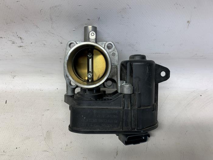 Begagnade Spjällhus Opel Crossland (X) 1.2 12V Pris € 33,60 Marginaltabell erbjuds av Reclycar De Boer BV