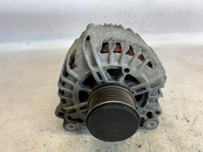 Begagnade Dynamo Volkswagen Golf Pris € 31,50 Marginaltabell erbjuds av Reclycar De Boer BV