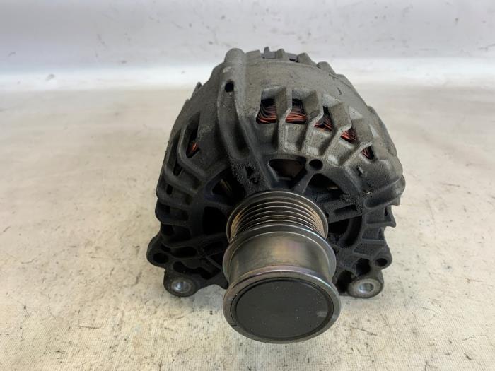 Begagnade Dynamo Volkswagen Golf Pris € 43,05 Marginaltabell erbjuds av Reclycar De Boer BV