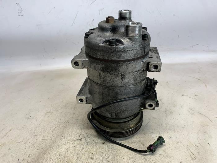 Usagé Pompe clim Volkswagen Passat Variant (3B5) Prix € 52,50 Règlement à la marge proposé par Reclycar De Boer BV