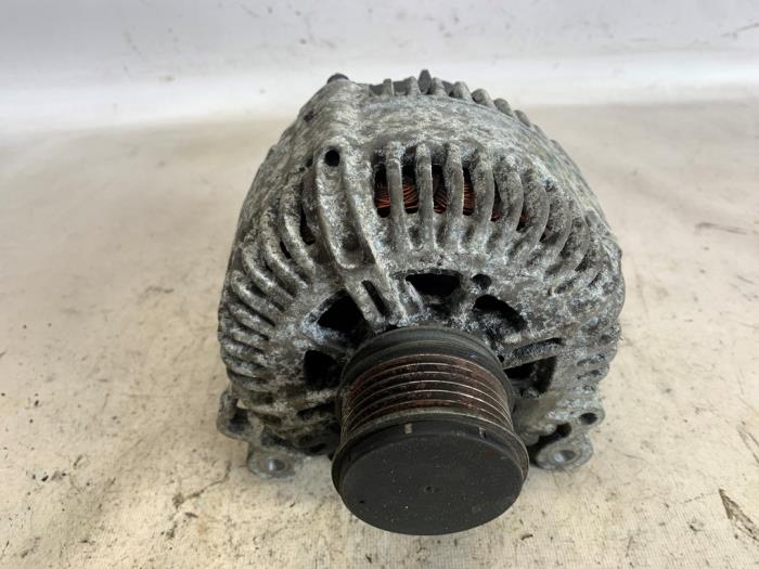 Begagnade Dynamo Volkswagen Passat Variant (3C5) 1.9 TDI Pris € 37,80 Marginaltabell erbjuds av Reclycar De Boer BV