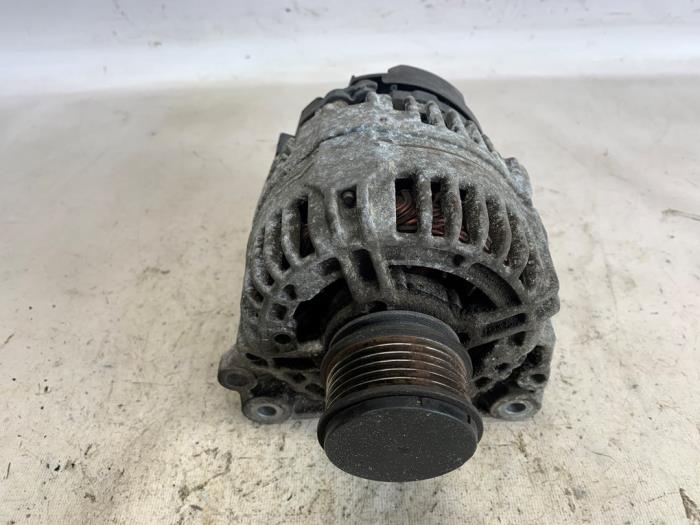 Gebrauchte Dynamo Volkswagen Caddy II (9K9A) 1.9 SDI Preis € 37,80 Margenregelung angeboten von Reclycar De Boer BV