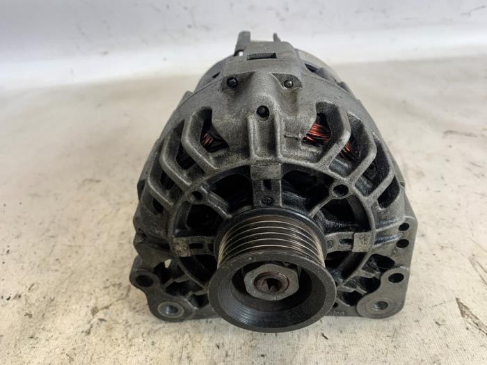 Begagnade Dynamo Volkswagen Polo Pris € 36,75 Marginaltabell erbjuds av Reclycar De Boer BV