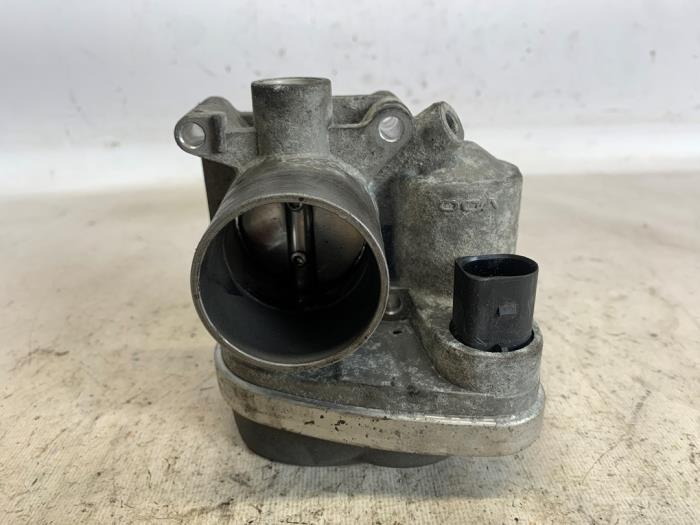 Usagé Boitier papillon Volkswagen Polo IV (9N1/2/3) 1.4 16V Prix € 33,60 Règlement à la marge proposé par Reclycar De Boer BV