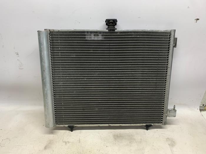 Usagé Radiateur clim Opel Crossland (X) 1.2 12V Prix € 46,20 Règlement à la marge proposé par Reclycar De Boer BV