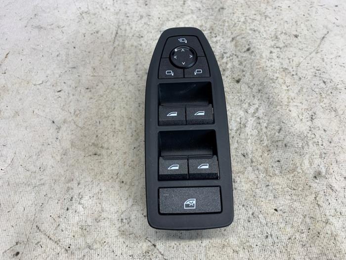Usados Interruptor de ventanilla eléctrica BMW iX1 (U11) eDrive20 67 kWh Precio € 105,00 Norma de margen ofrecido por Reclycar De Boer BV