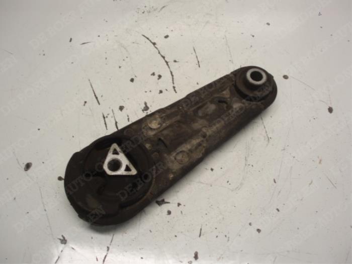 Used Engine mount Renault Megane II Grandtour (KM) 1.5 dCi 85 Price € 21,00 Margin scheme offered by Reclycar De Boer BV