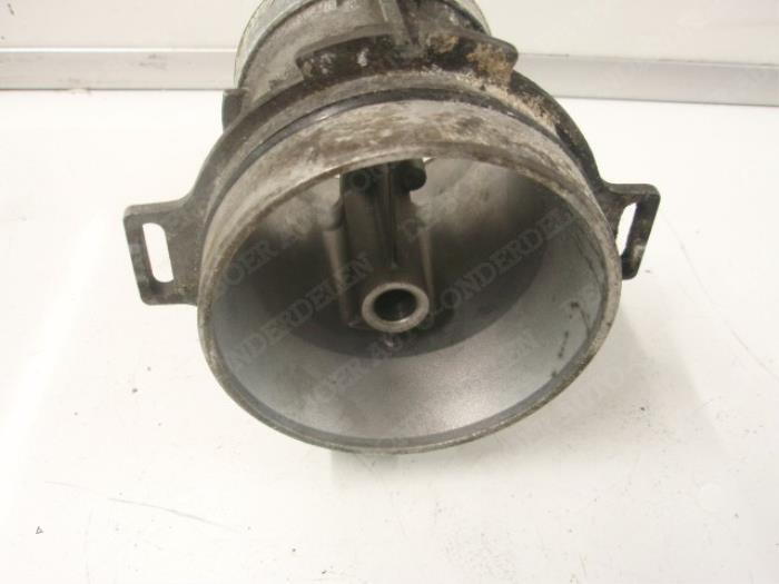 Airflow meter from a Ford Mondeo I 1.6i 16V (U9) 1995