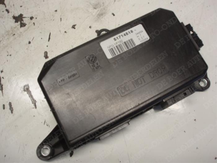Używane Modul Comfort Fiat Stilo (192A/B) 1.4 16V Cena € 26,25 Procedura marży oferowane przez Reclycar De Boer BV