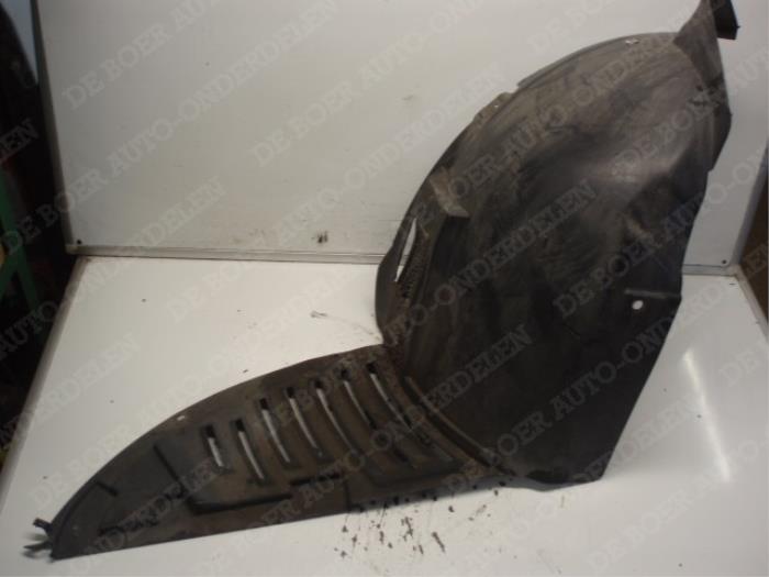 Używane Nadkole Peugeot 407 (6D) 2.0 HDiF 16V Cena € 10,50 Procedura marży oferowane przez Reclycar De Boer BV
