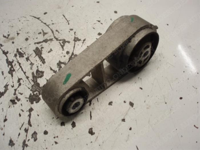 Used Engine mount Ford Mondeo III 1.8 16V Price € 15,75 Margin scheme offered by Reclycar De Boer BV