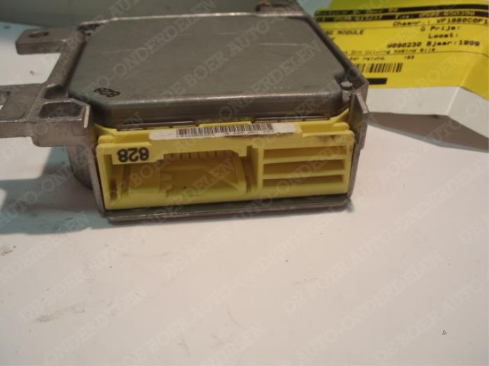 Begagnade Airbagmodul Renault Clio II (BB/CB) 1.4 Pris € 42,00 Marginaltabell erbjuds av Reclycar De Boer BV
