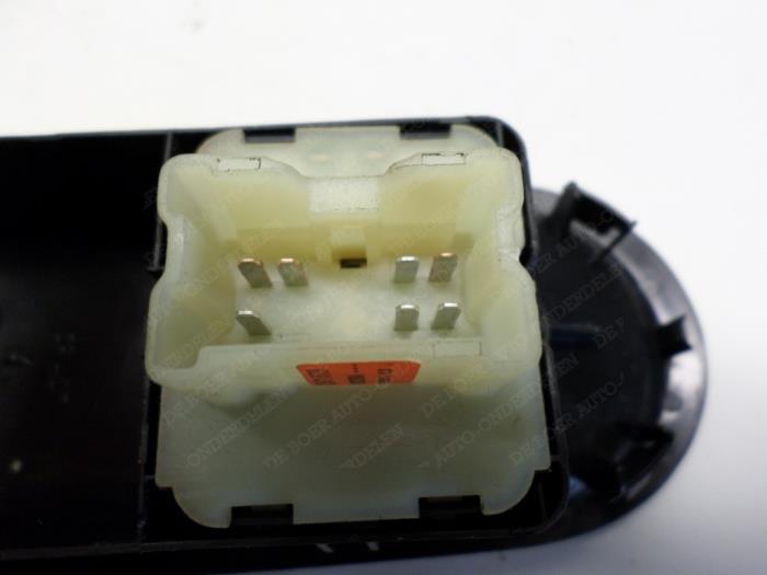 Used Dacia Duster Electric window switch 254117873R