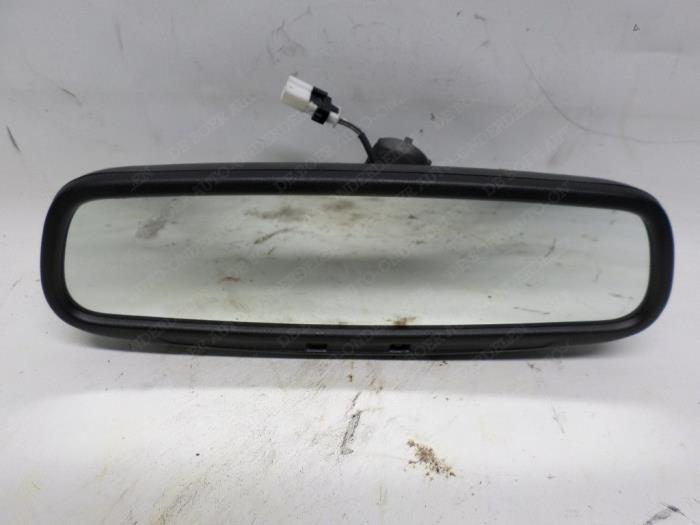 Rear view mirror from a Volvo V50 (MW) 2.0 D 16V 2005