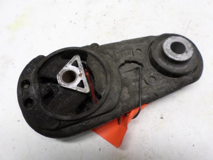 Used Engine mount Renault Scénic II (JM) 1.5 dCi 105 Price € 21,00 Margin scheme offered by Reclycar De Boer BV
