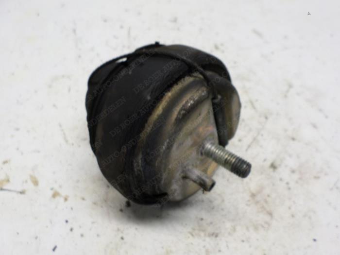 Used Engine mount Volvo XC70 (SZ) XC70 2.4 T 20V Price € 15,75 Margin scheme offered by Reclycar De Boer BV