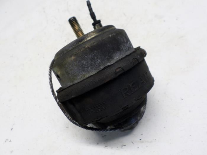 Used Engine mount Volvo S80 (TR/TS) 2.5 D Price € 15,75 Margin scheme offered by Reclycar De Boer BV