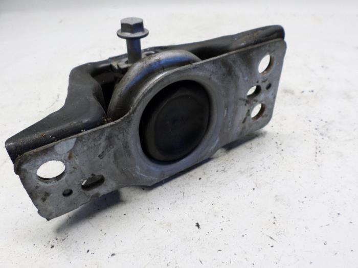 Engine mount from a Renault Modus/Grand Modus (JP) 1.5 dCi 65 FAP 2005