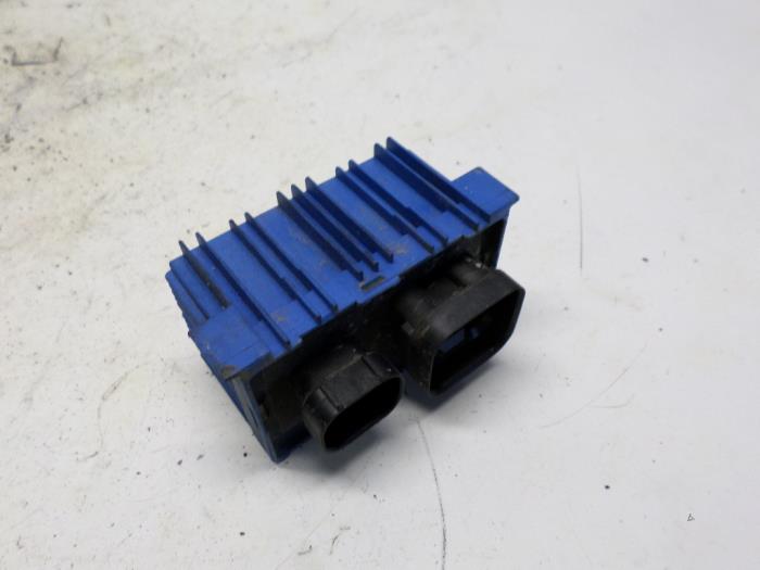 Glow plug relay Opel Corsa D 1.3 CDTi 16V ecoFLEX 55557760