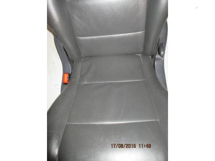 Rear seat from a Seat Alhambra (7V8/9) 1.9 TDi 115 2002