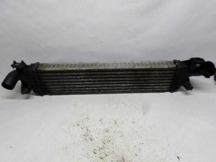Usados Intercooler Volvo V50 (MW) 2.0 D 16V Precio € 21,00 Norma de margen ofrecido por Reclycar De Boer BV