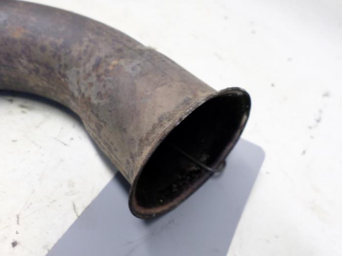 Exhaust middle section from a Peugeot 307 SW (3H) 1.6 HDiF 110 16V 2005