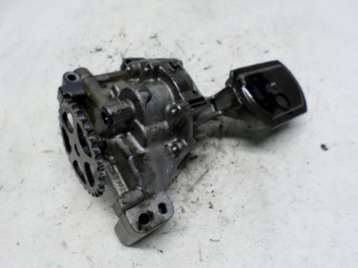 Gebrauchte Ölpumpe Volvo V50 (MW) 2.0 D 16V Preis € 21,00 Margenregelung angeboten von Reclycar De Boer BV