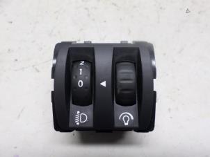 Used AIH headlight switch Renault Clio IV (5R) 1.5 Energy dCi 90 FAP Price € 12,60 Margin scheme offered by Reclycar De Boer BV