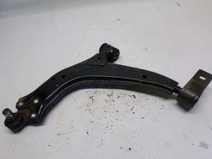 Front lower wishbone, left from a Citroën Xsara (N1) 2.0 HDi 110 2001
