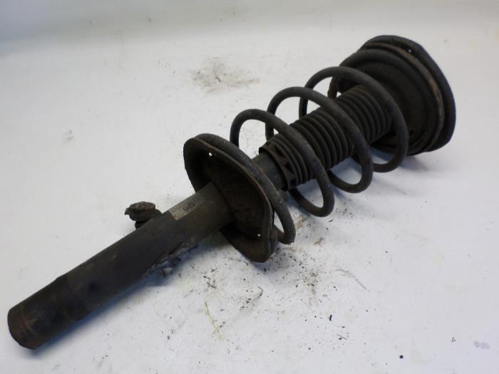 Front shock absorber, right from a Peugeot 206 SW (2E/K) 1.4 2002