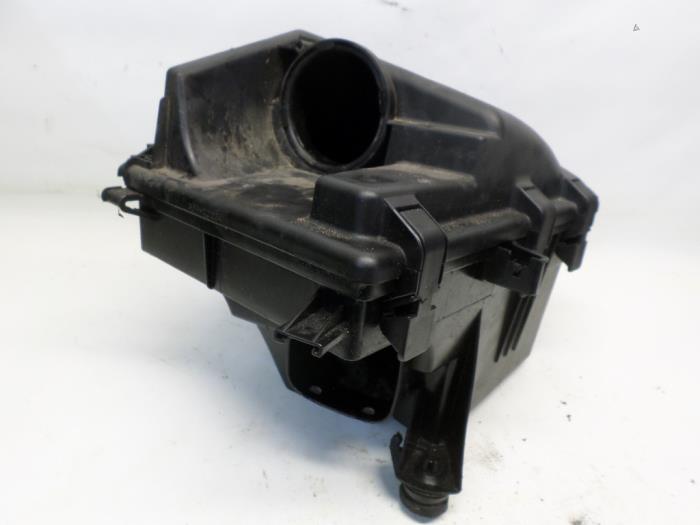 Begagnade Luftfilterhus Volvo V70 (SW) 2.4 D5 20V Pris € 26,25 Marginaltabell erbjuds av Reclycar De Boer BV