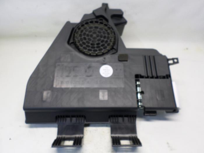 Używane Subwoofer Citroen C3 (SC) 1.6 HDi 16V Cena € 31,50 Procedura marży oferowane przez Reclycar De Boer BV