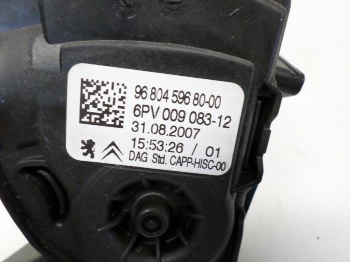 Gaspedalposition Sensor van een Peugeot 1007 (KM) 1.4 HDI 2007